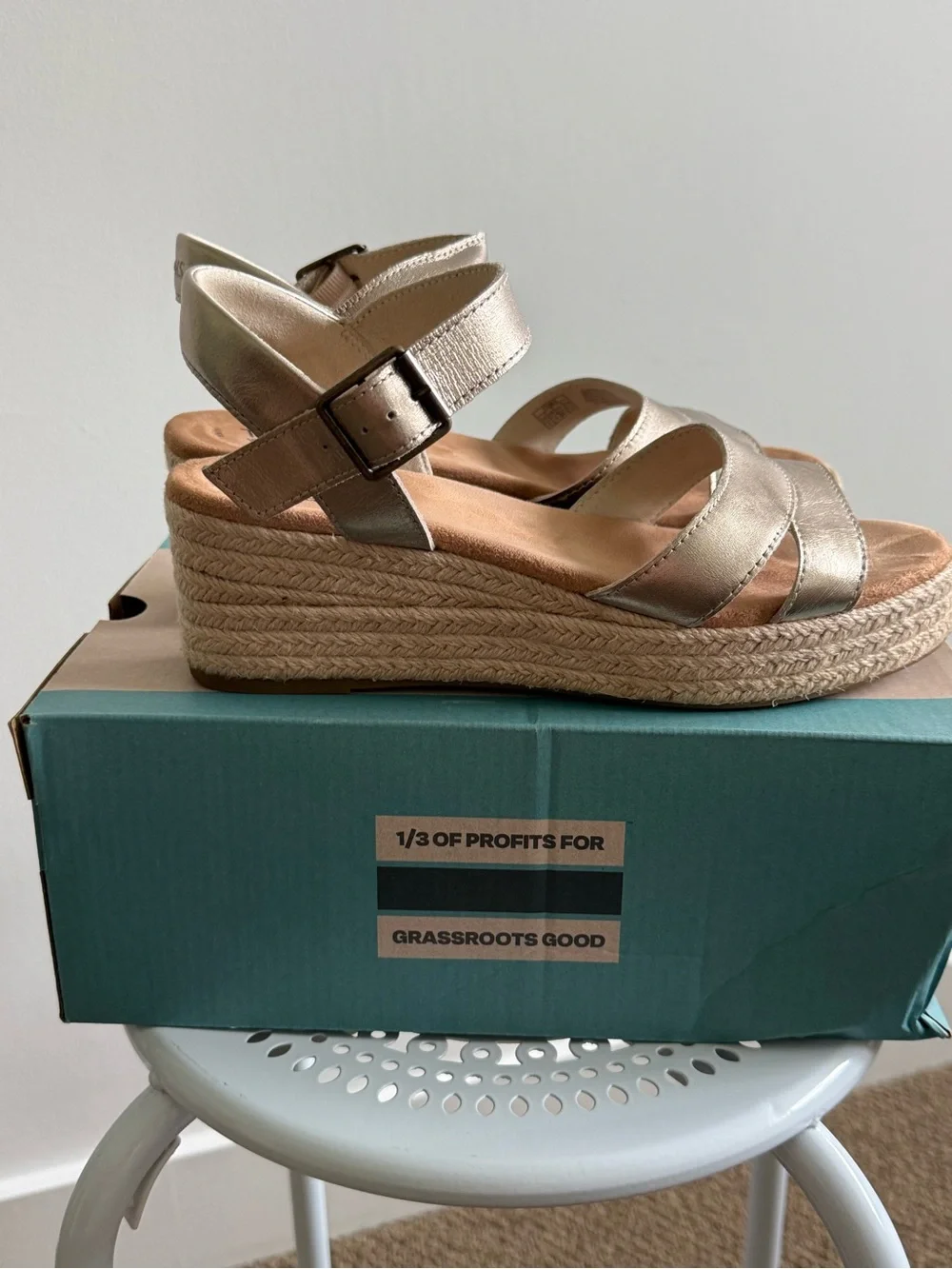 Toms Metallic Gold Women’s Espadrille Wedge Sandals - Picture 3 of 5